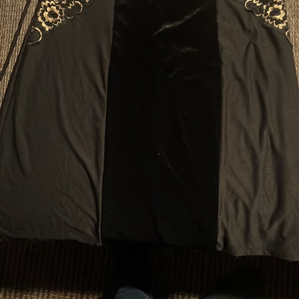Nighty - Picture 2 of 3